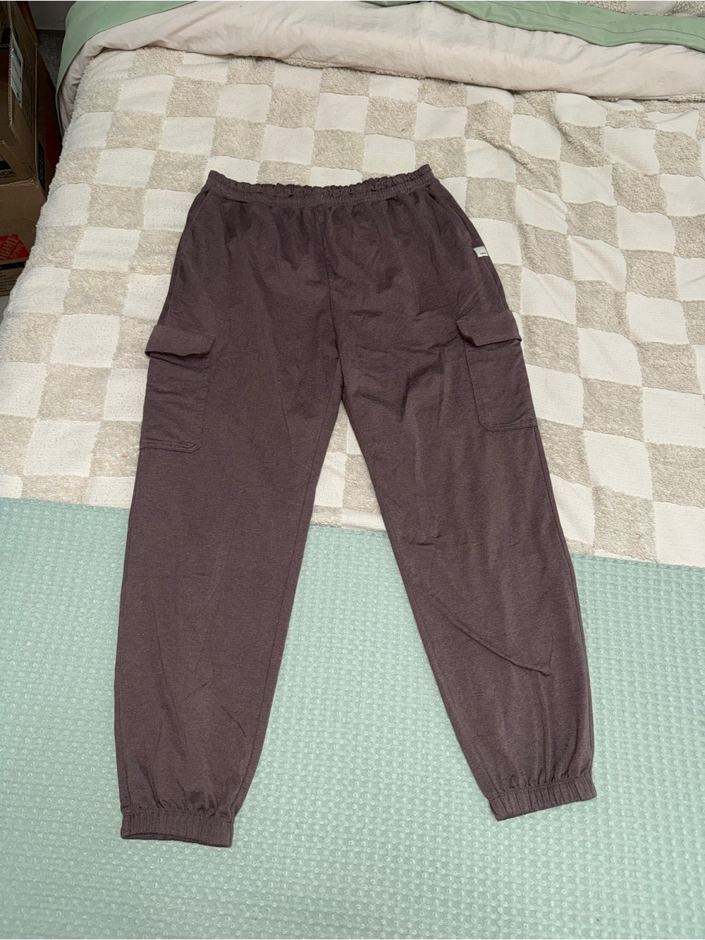 Vuori Boyfriend Cargo Sweatpant size L